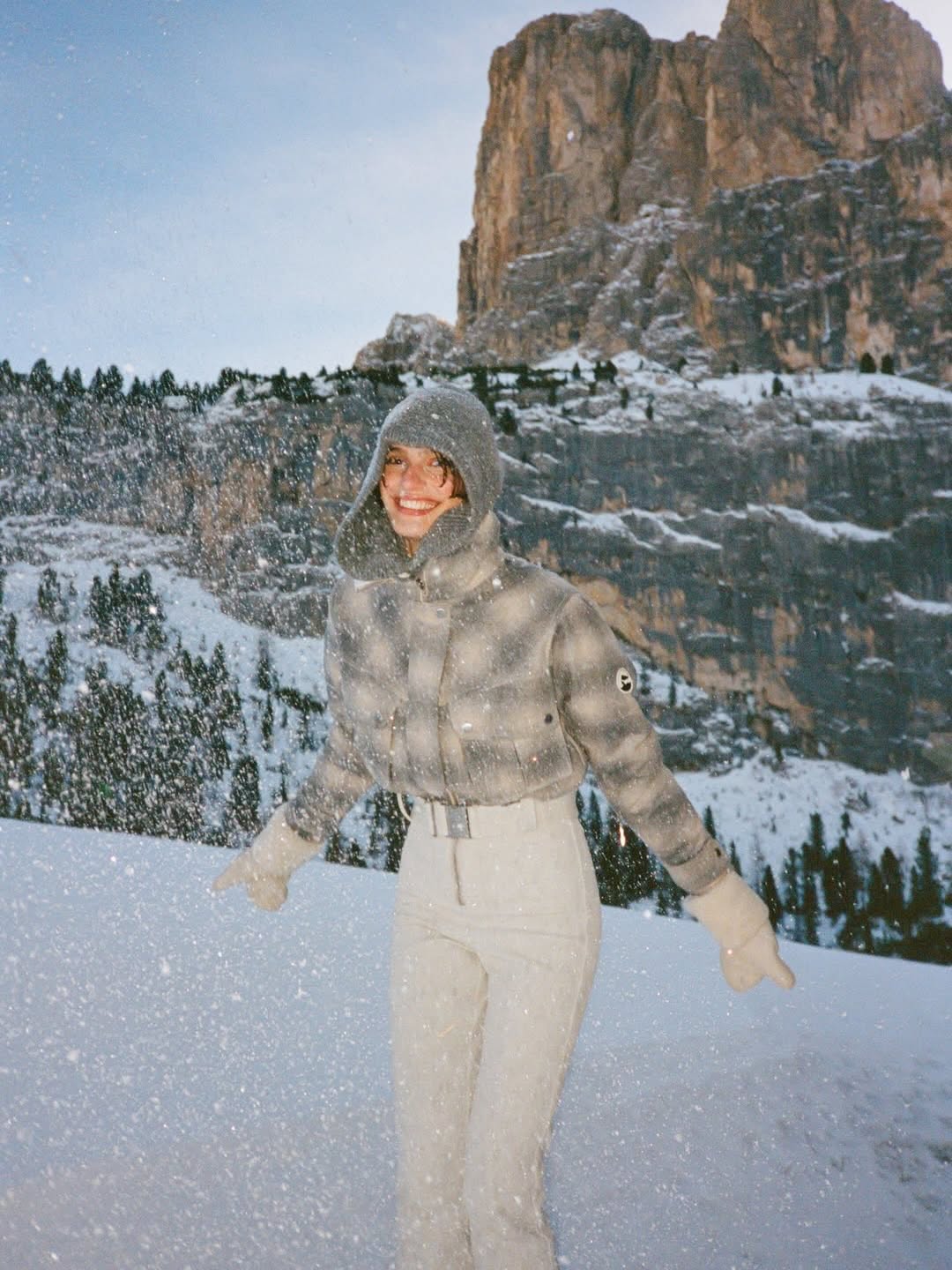 What to Pack: Ski Outfits to Stay Stylish On and Off the Slopes