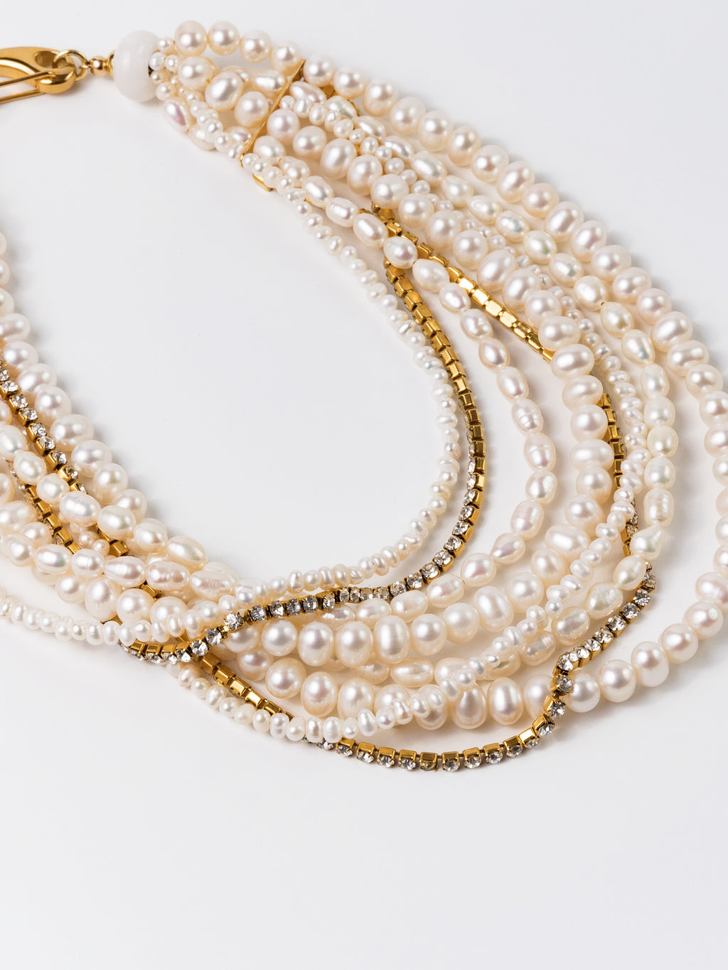 Collana in Ottone Placcato Oro con Perle Naturali, Zirconi e Agata Bianca