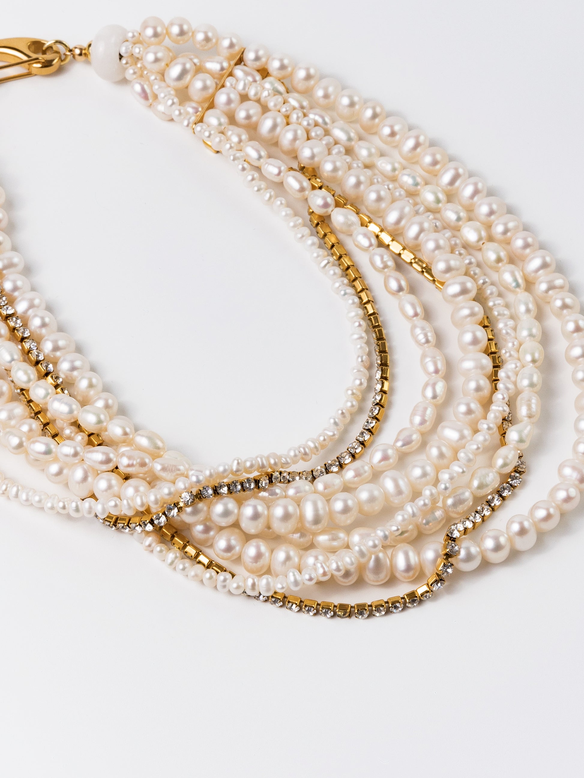Collana in Ottone Placcato Oro con Perle Naturali, Zirconi e Agata Bianca