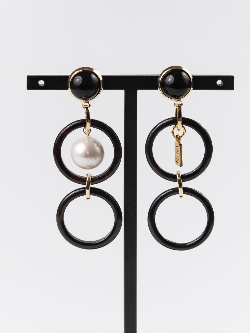 Black Agate And Natural Pearls Earrings