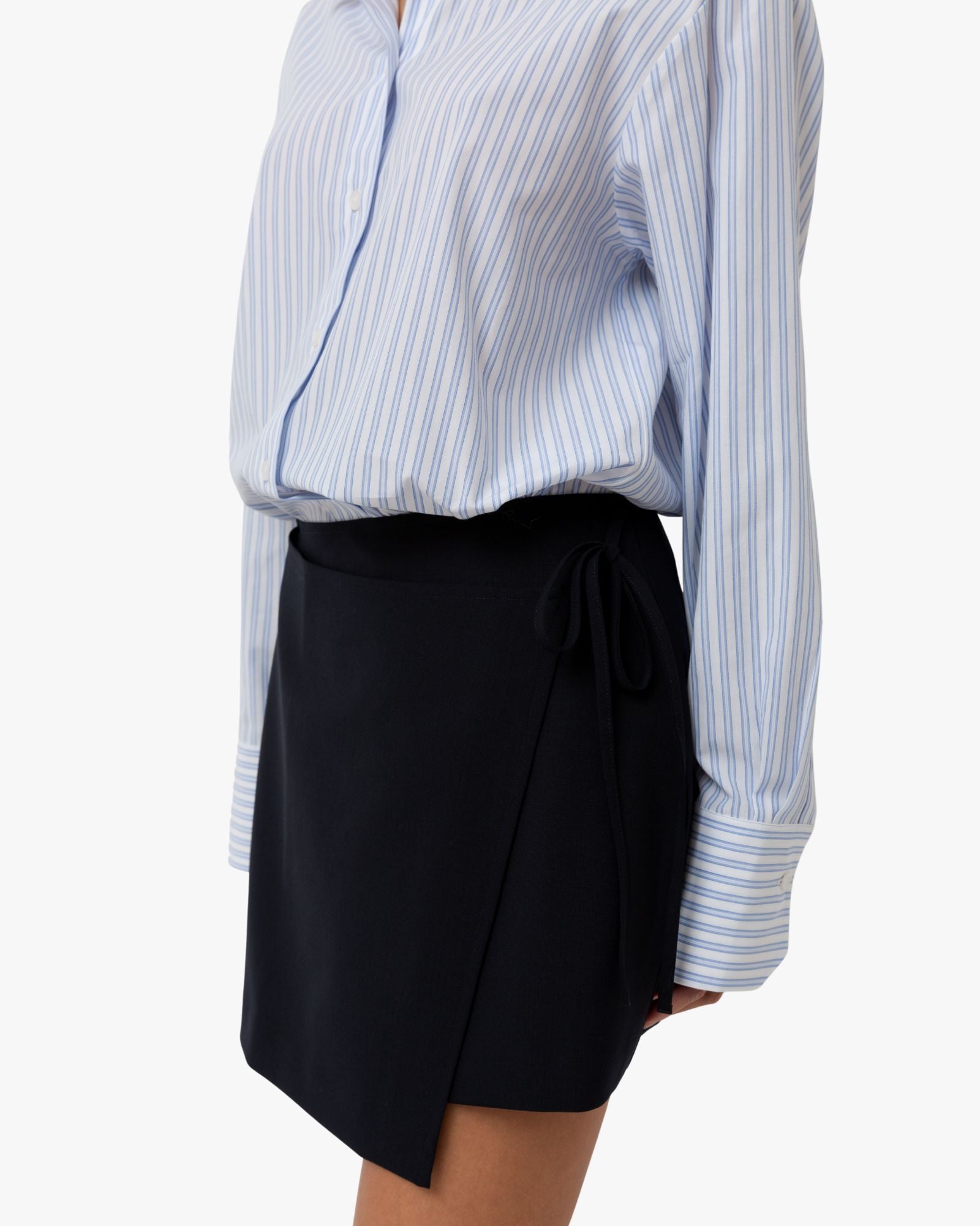 Mini Skirt Ella in Wrap Silhouette Navy Blue