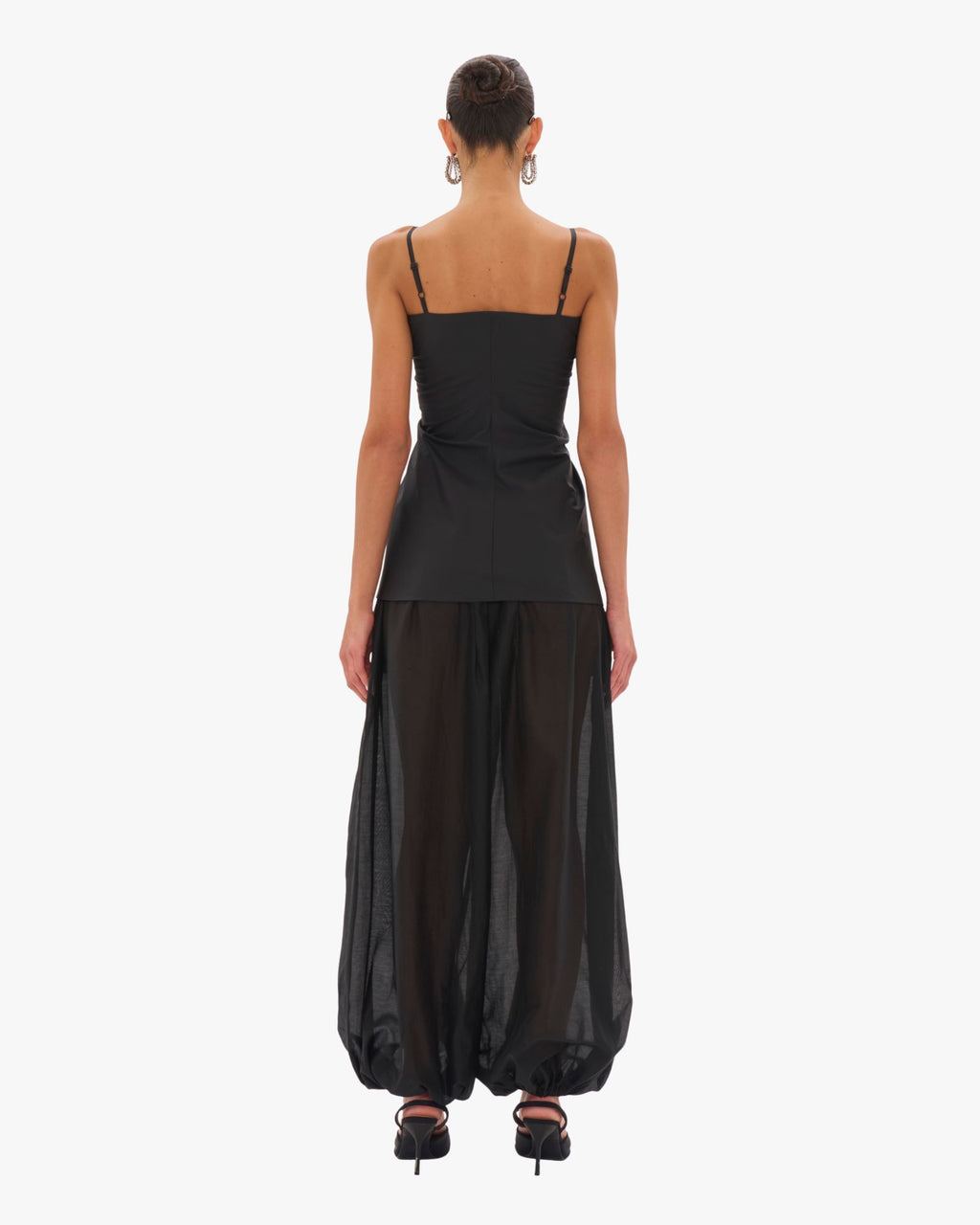 Top nero con spalline