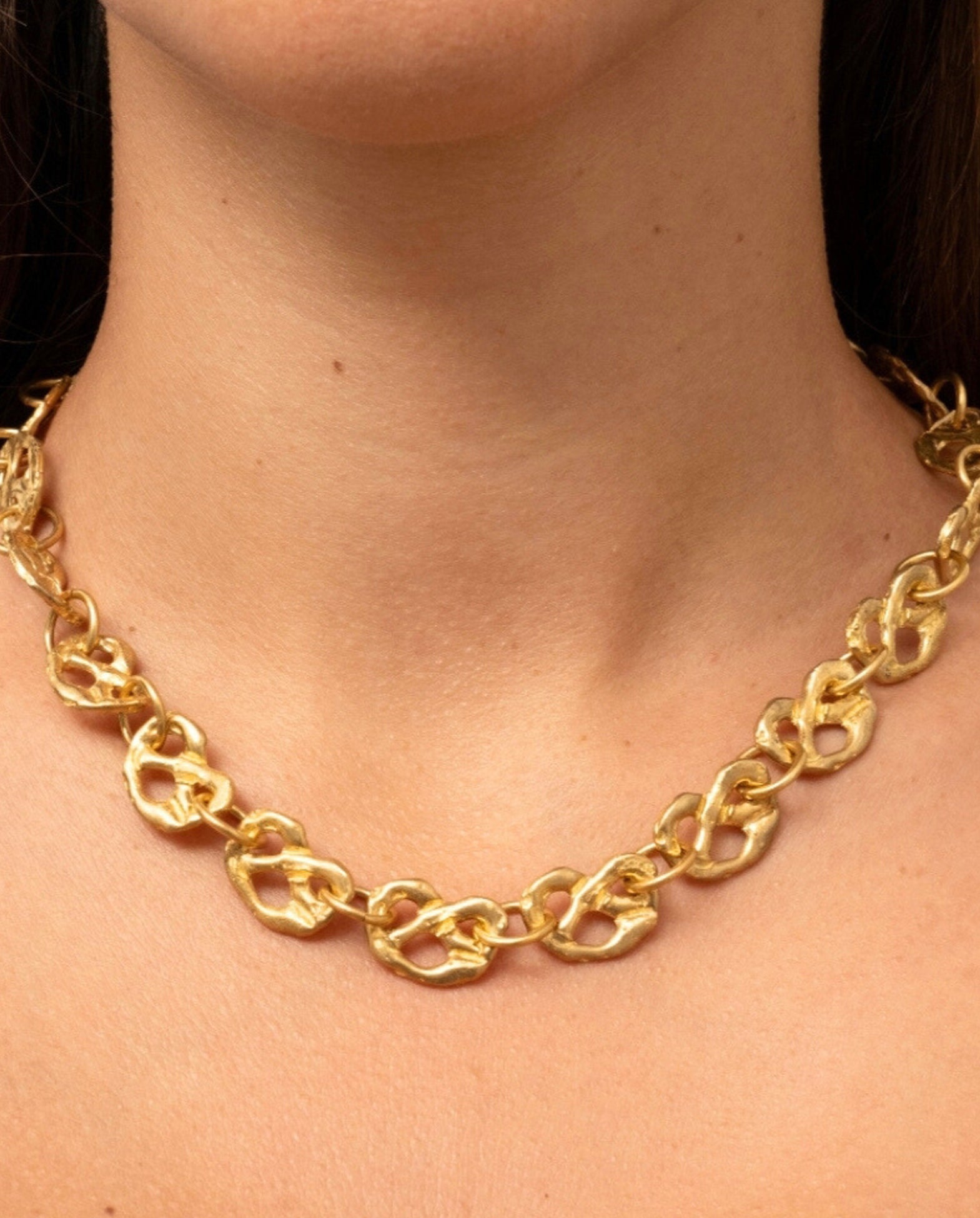 Pretzel Mini Chain Necklace