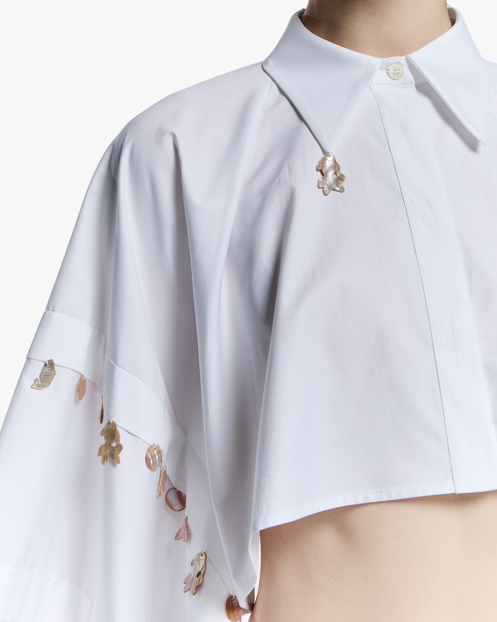 Short-Sleeve Oversized Shirt with Wide Sleeves and Fishbone Detail
