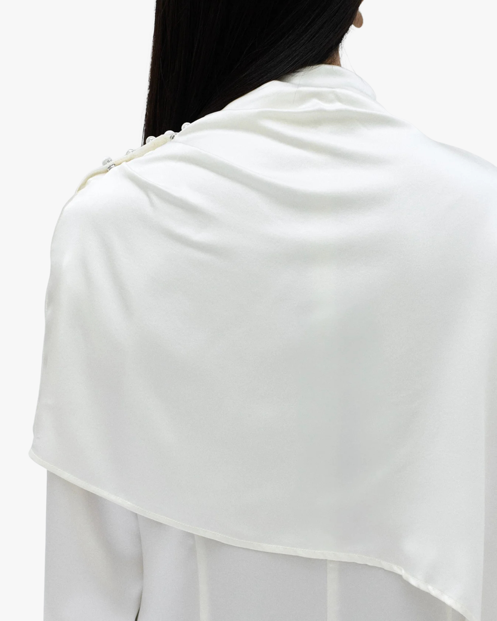Isis Silky Cape Blouse With Loose Silhouette White