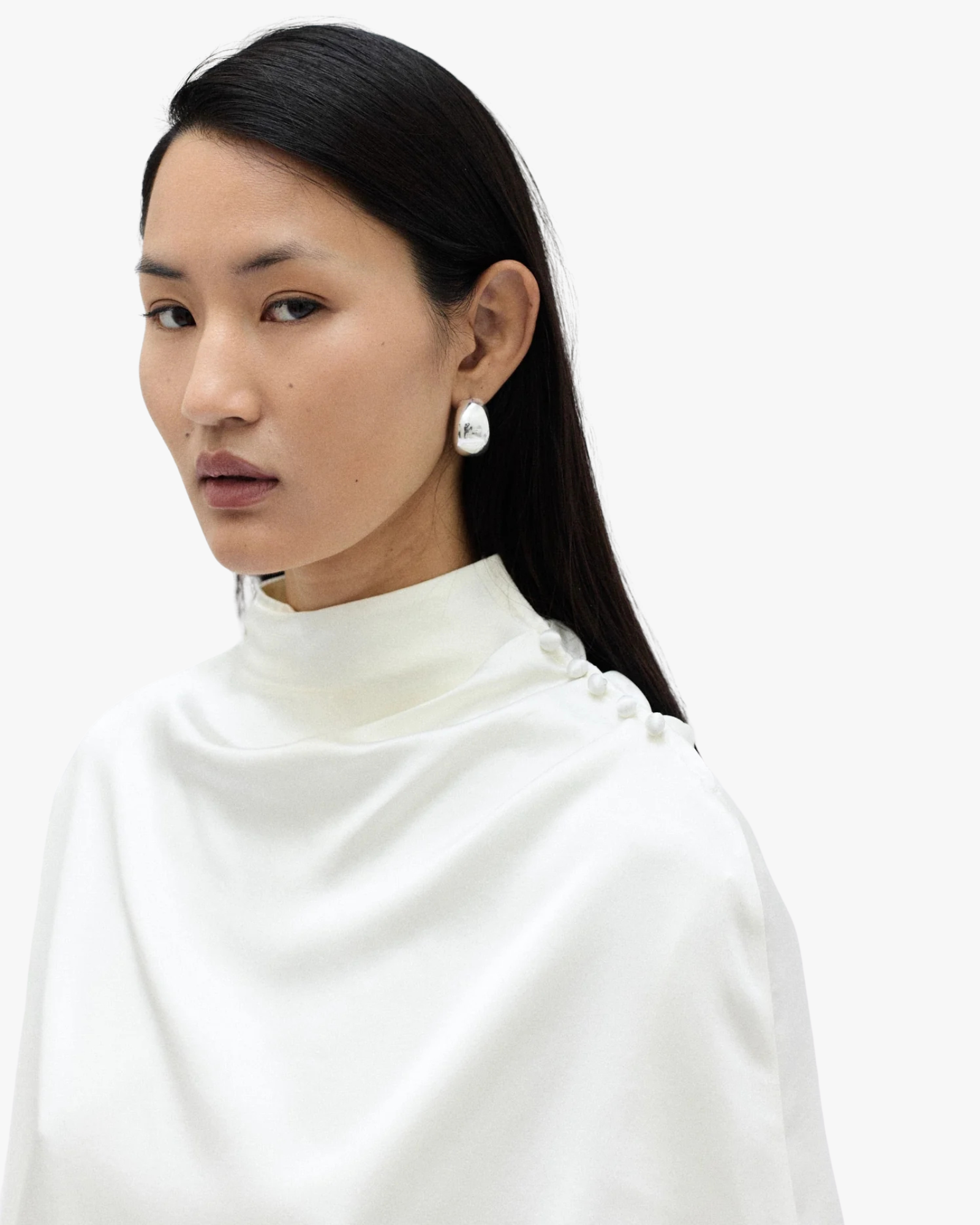 Isis Silky Cape Blouse With Loose Silhouette White