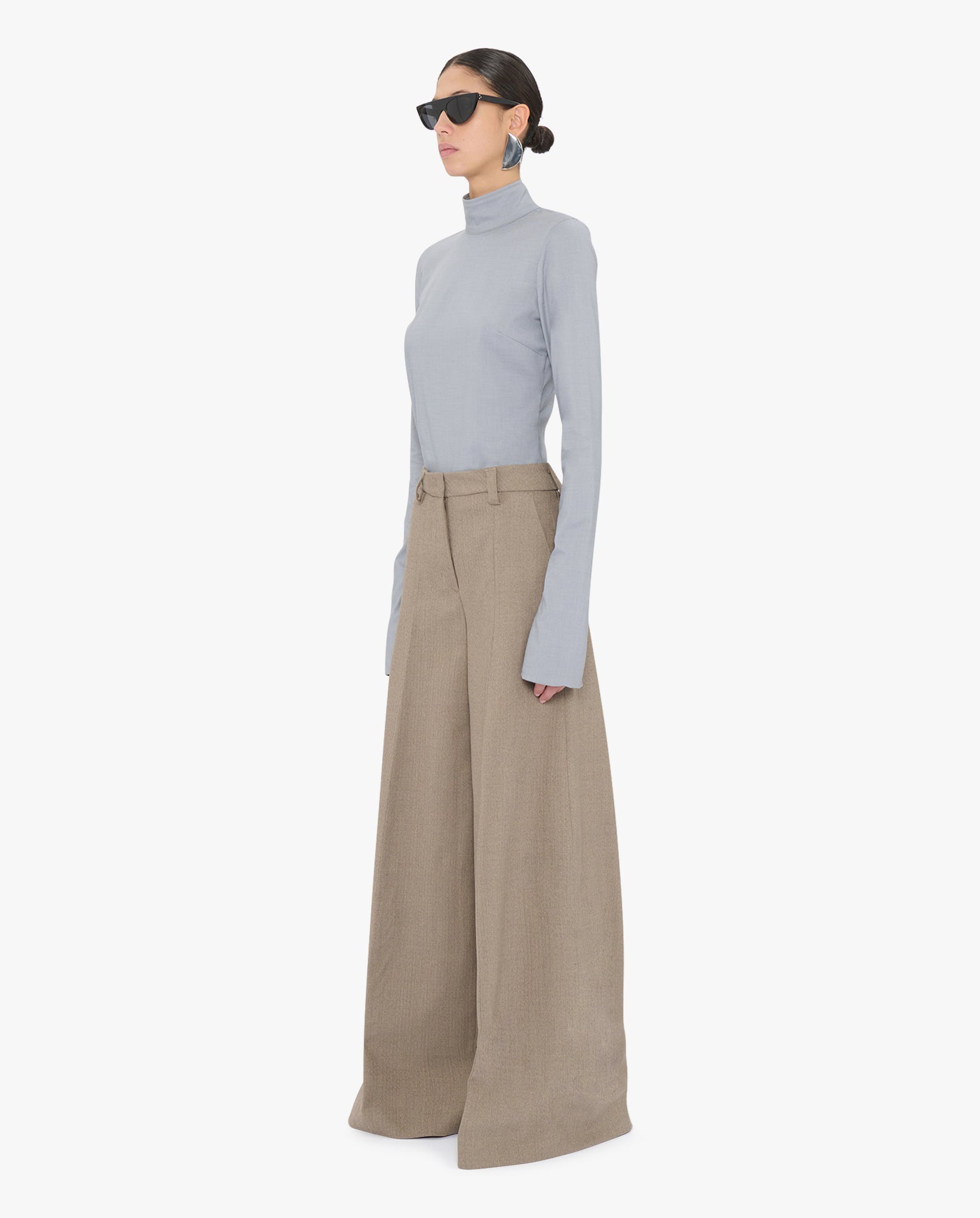 C-Alma Poli Lana Resca Chino Scuplture Leg