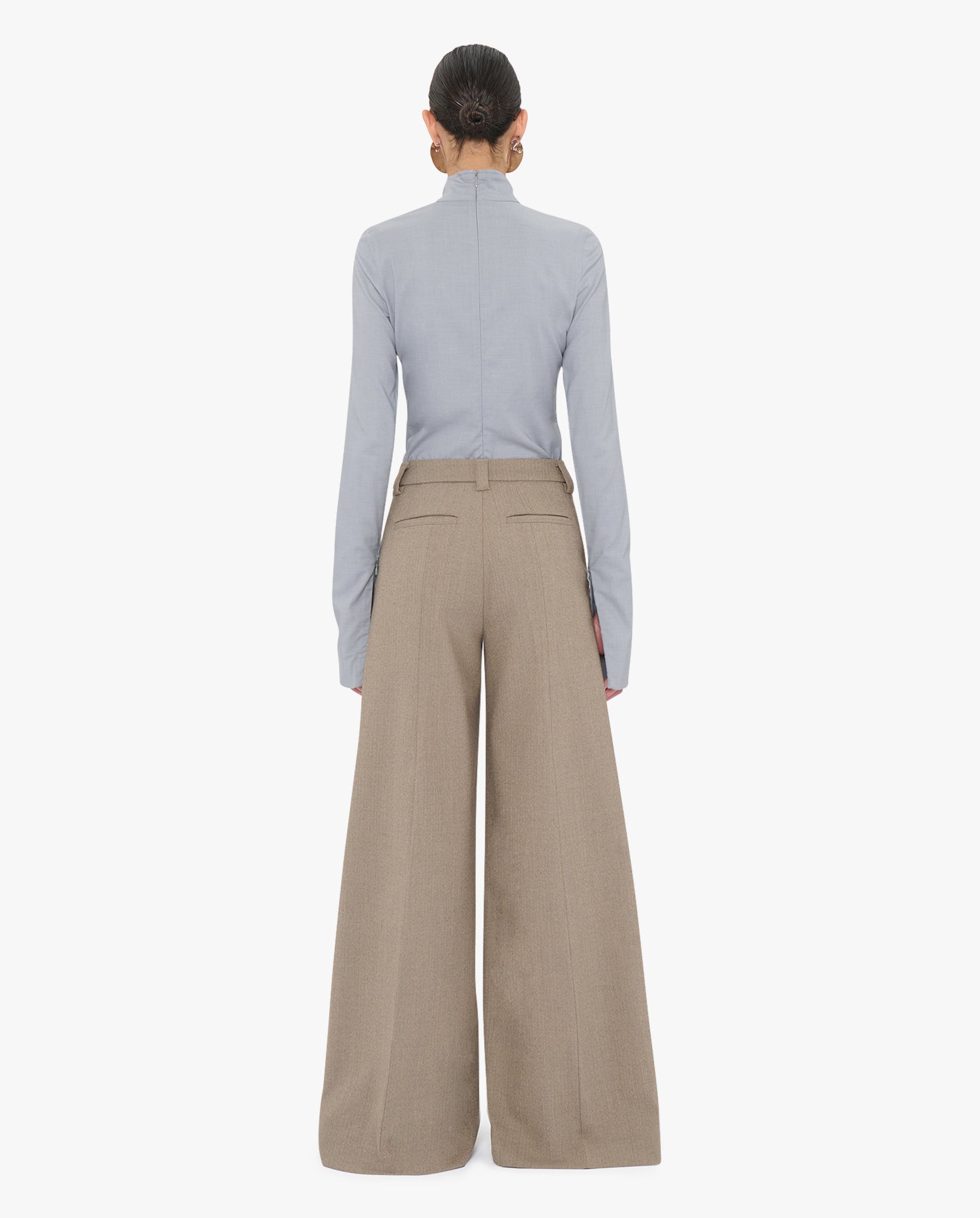 C-Alma Poli Lana Resca Chino Scuplture Leg