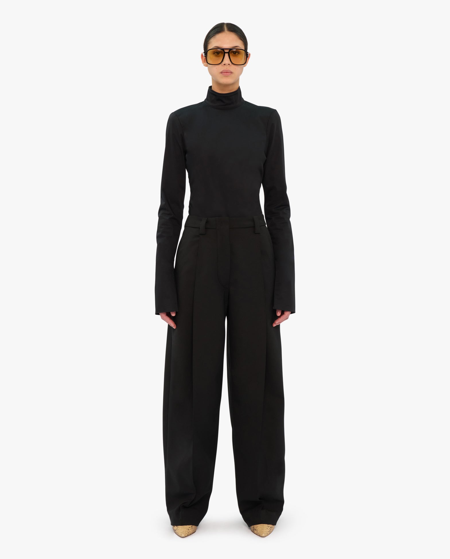 Cara Poli Lana Chino Pleat Pants