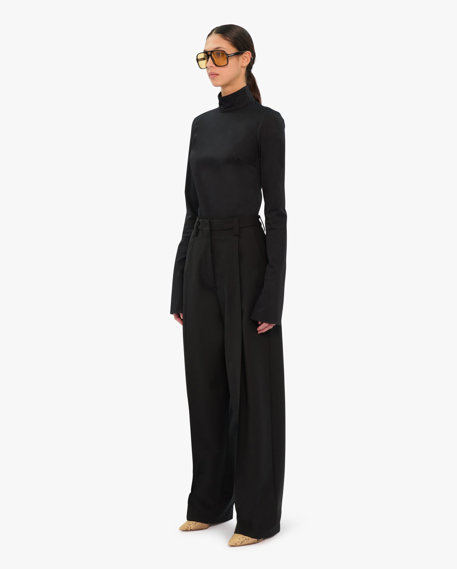 Cara Poli Lana Chino Pleat Pants